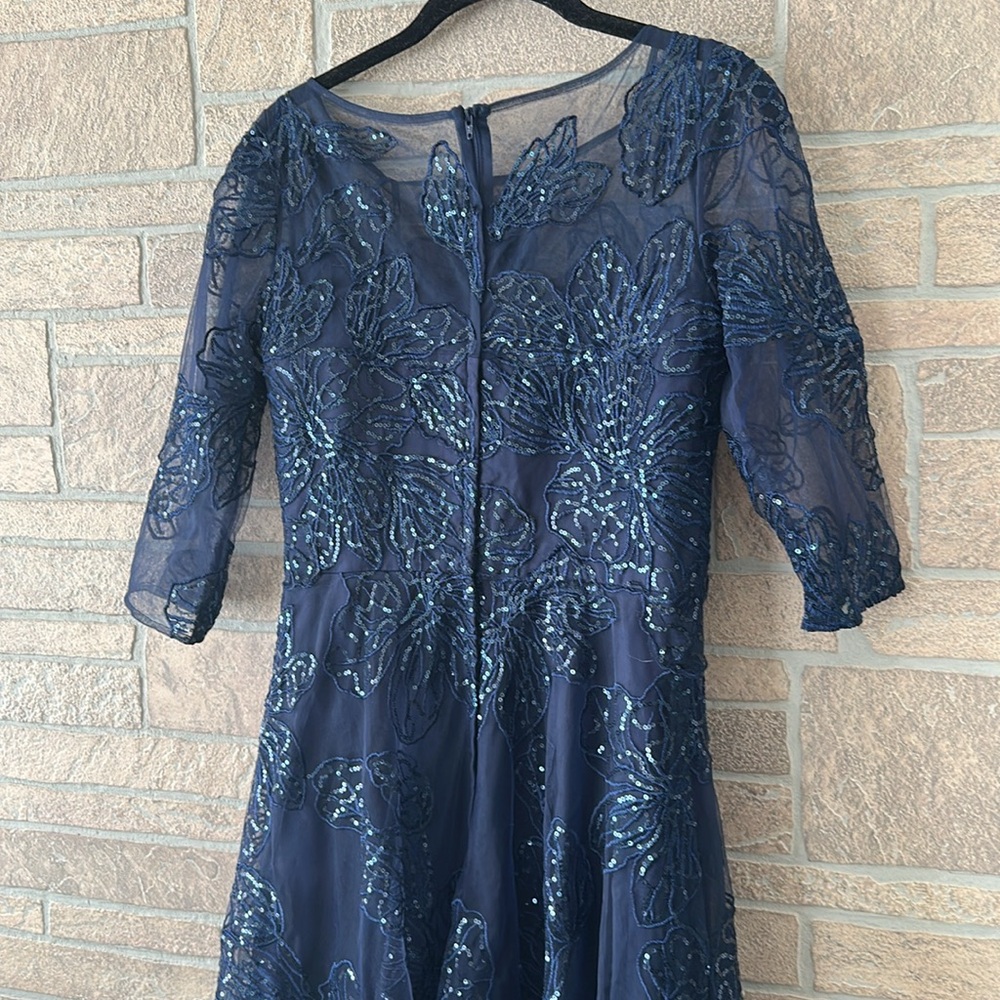 NWT La Femme 27942 Floral A-line Lace Sequin Gown with Sheer Scoop Neckline 6 - Picture 11 of 13